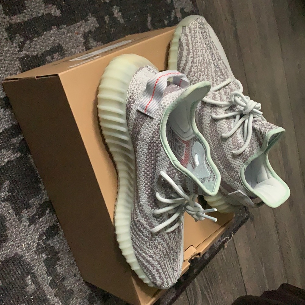 DS YEEZY BLUE TINT 350